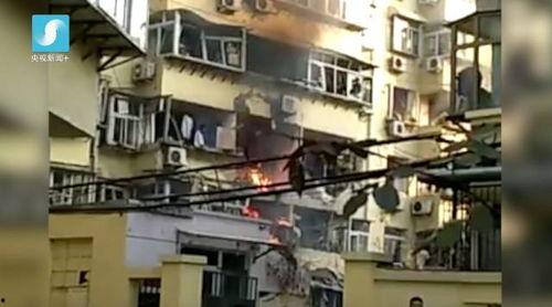 重庆八楼爆料事件视频播放,视频揭露惊人真相  第1张